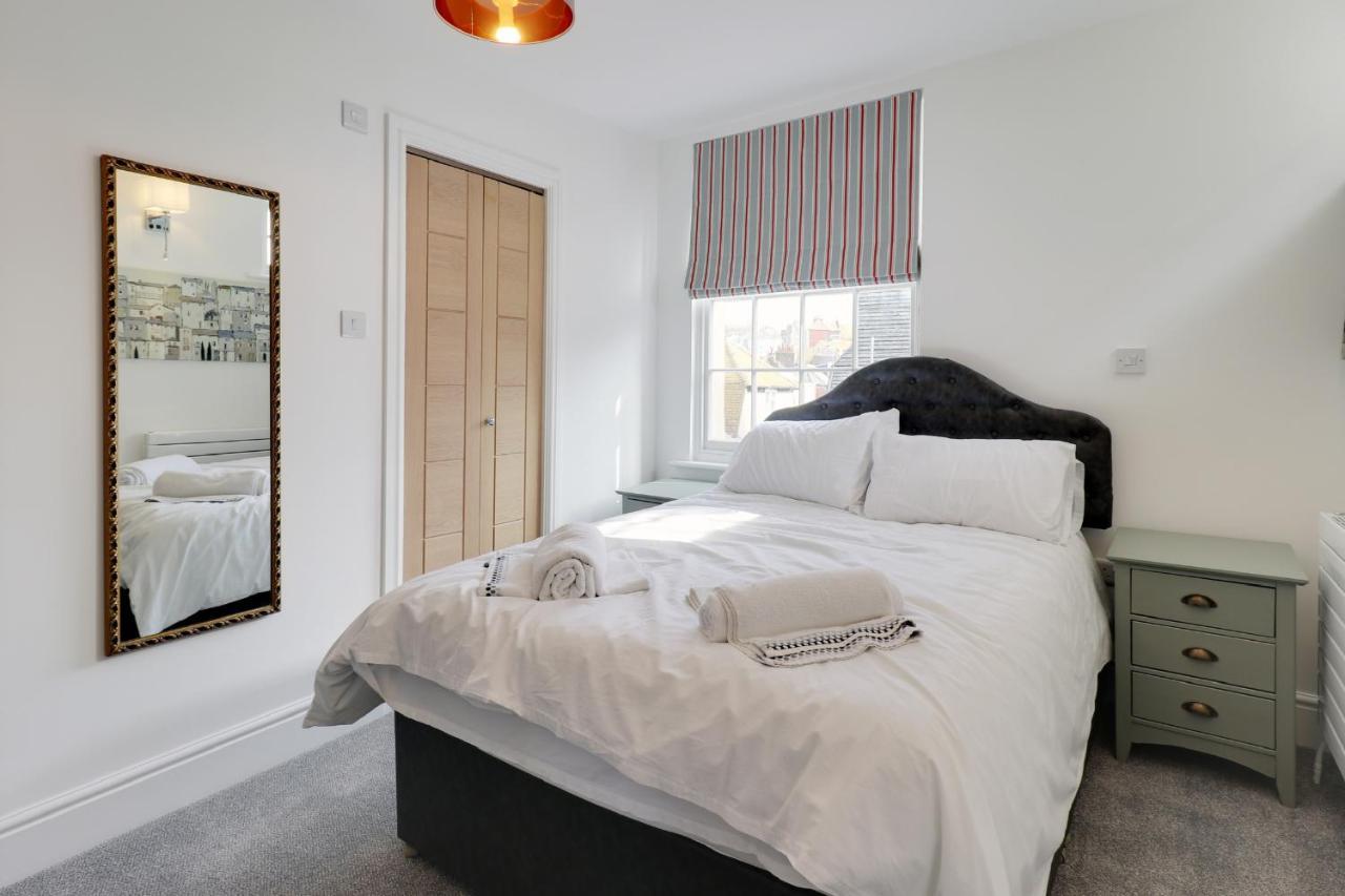 Master Accommodation Suite 6 Хейстингс Екстериор снимка